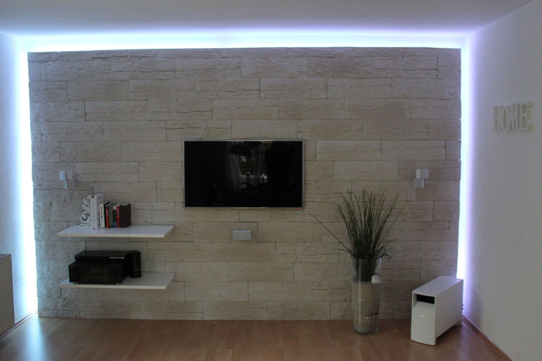 Fernseher im wohnzimmer integrieren: ausgelassene bilder der ...